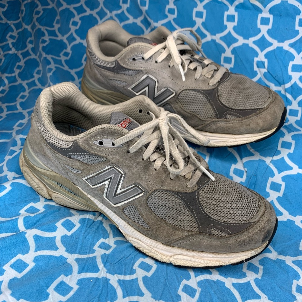 Women’s size 9.5 New Balance 990v3 made in USA grey white classic 990 heritage